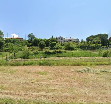 Zemljišče na Maliji